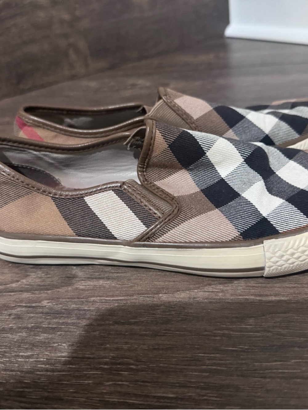 Burberry Slip On Sneakers - Picture 6 of 11